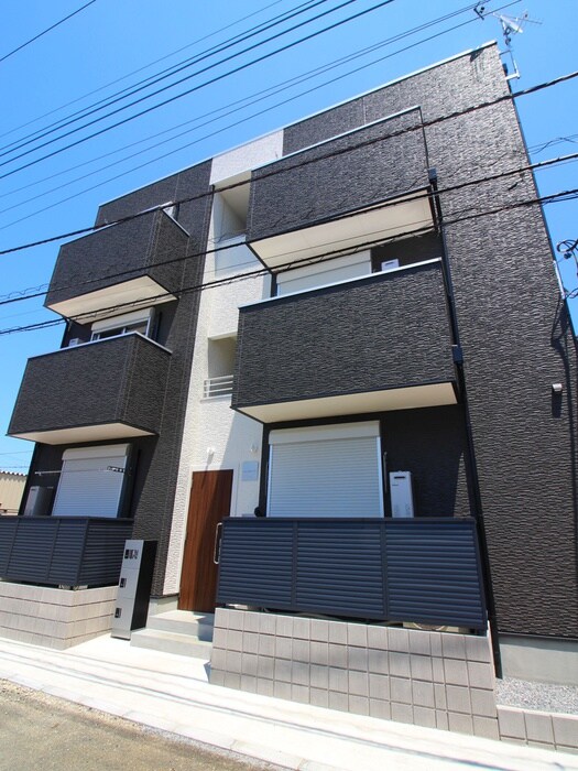 ルナマーレ七里の物件外観写真