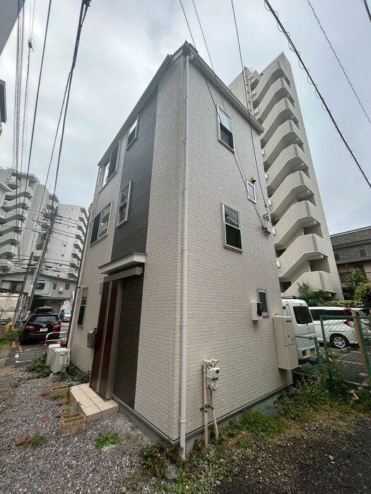阪東橋戸建の物件外観写真