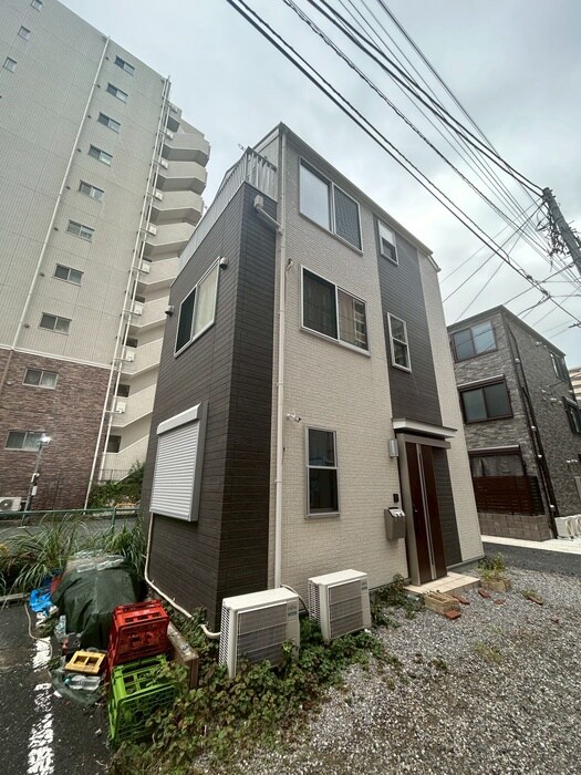 阪東橋戸建の物件外観写真