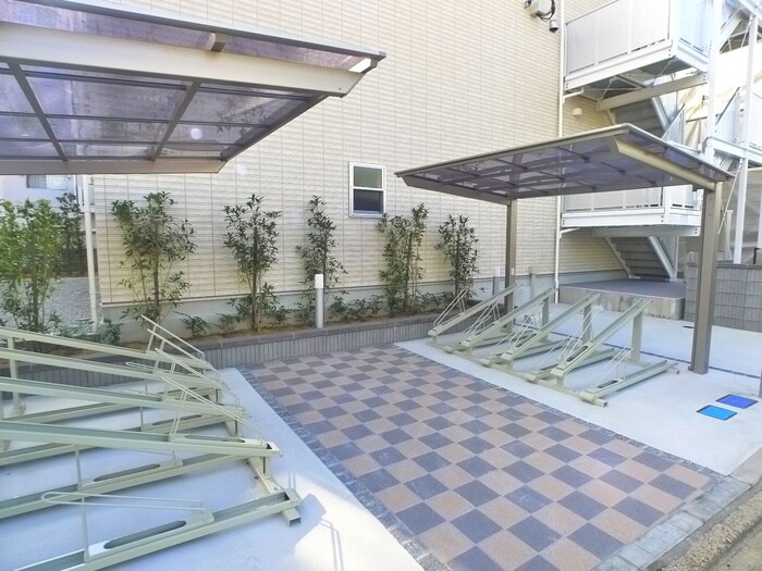 リブリ・June KALUNASIAの物件外観写真