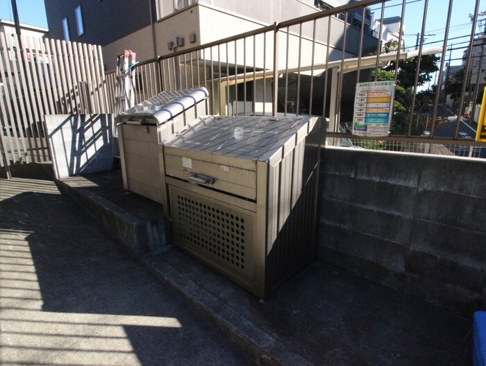 Ｌｕｓｔ Ｓｔｒａｈｌの物件外観写真