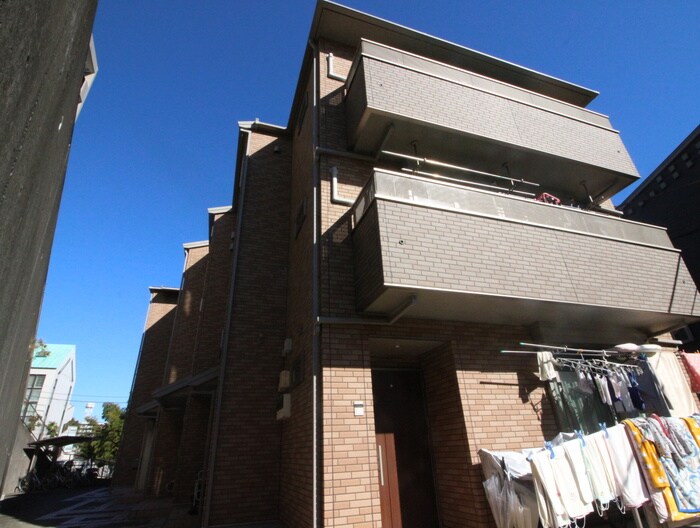 Ｌｕｓｔ Ｓｔｒａｈｌの物件外観写真