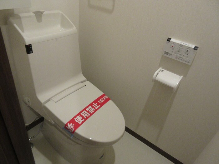 Ｌｕｓｔ Ｓｔｒａｈｌの物件内観写真