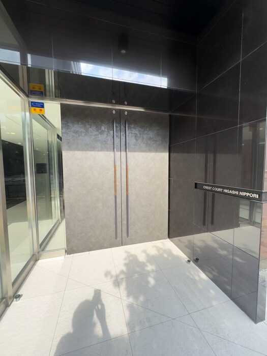 クレストコート東日暮里の物件外観写真