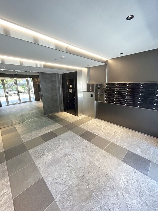 アヴァンカーサ三鷹の物件外観写真