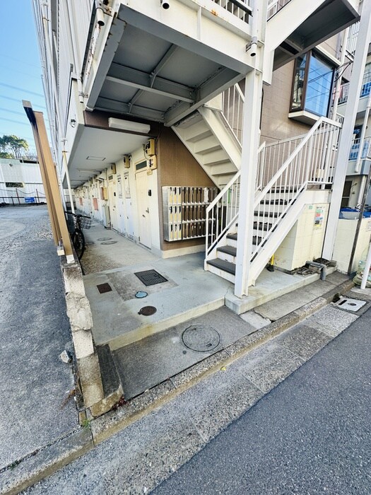 フローラ８の物件外観写真