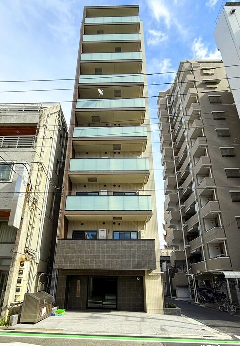 西田マンションの物件外観写真