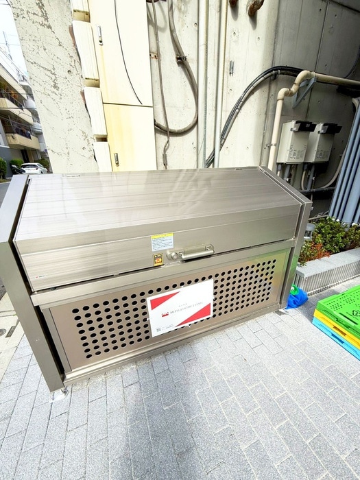 西田マンションの物件外観写真