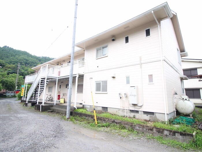 サンハイツ三内の物件外観写真