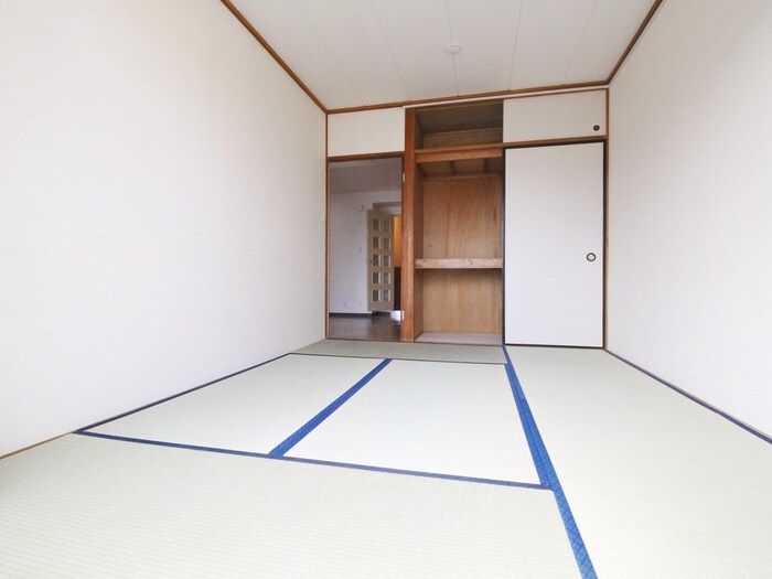 ジュノ－・ムカイの物件内観写真