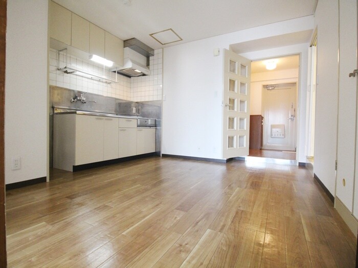 ジュノ－・ムカイの物件内観写真