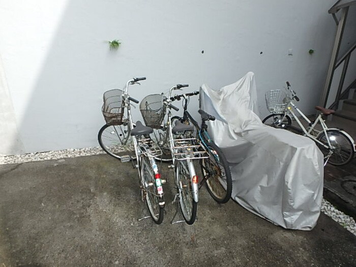 コニ－ム－ンの物件外観写真