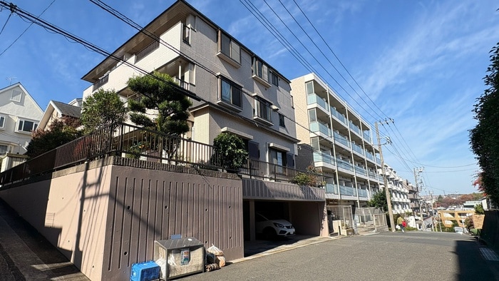 ビ－・エム・シ－ さぎ沼の物件外観写真