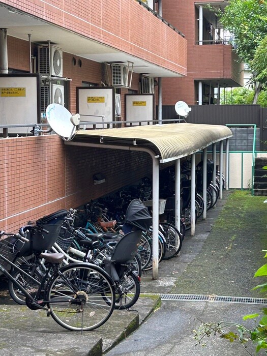 岩井マンションの物件外観写真