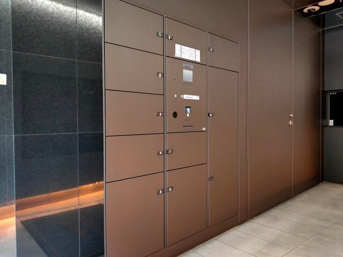 アジールコート西新宿の物件外観写真