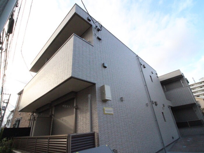 ボンジュール上北沢の物件外観写真