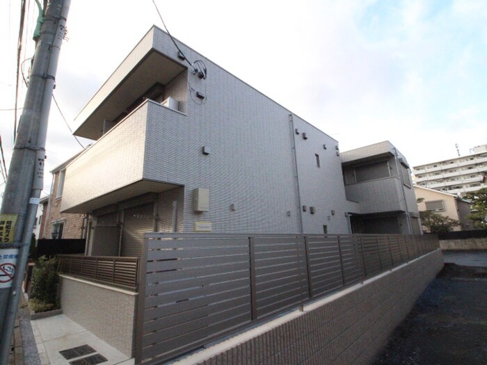 ボンジュール上北沢の物件外観写真