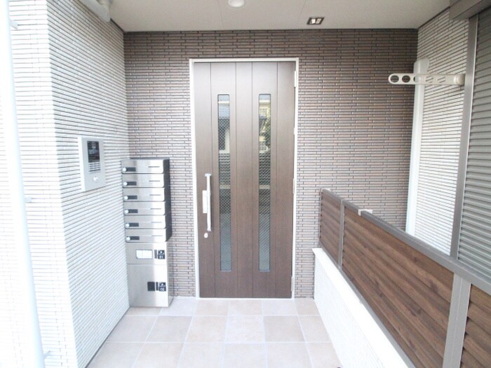 ボンジュール上北沢の物件外観写真