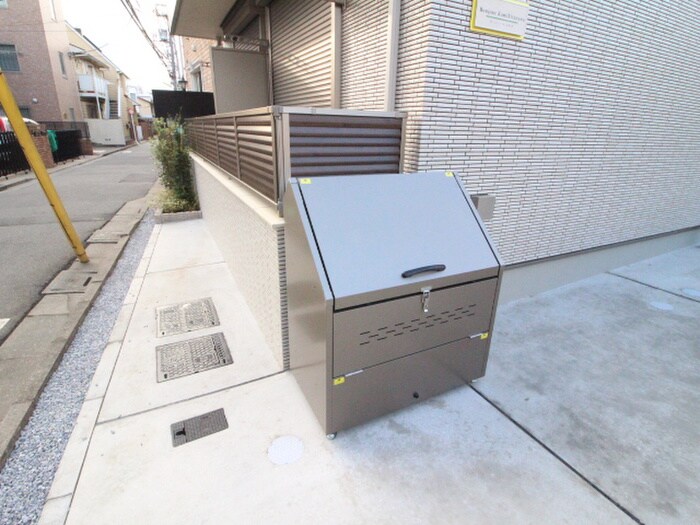 ボンジュール上北沢の物件外観写真