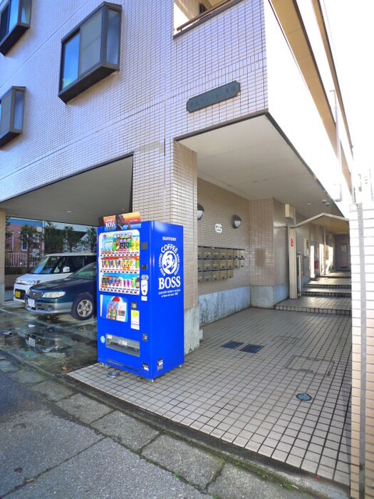 東豊マンションの物件外観写真