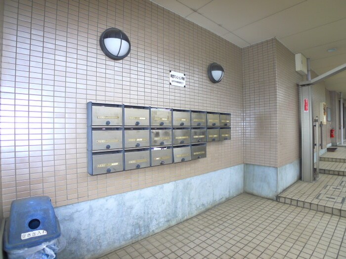 東豊マンションの物件外観写真