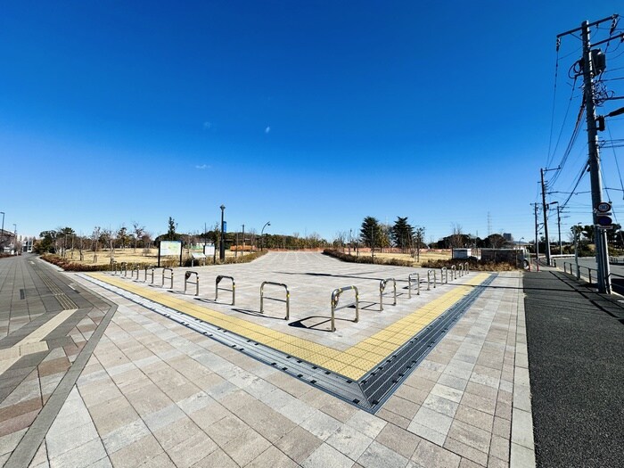 トネリパークフロント１の物件外観写真