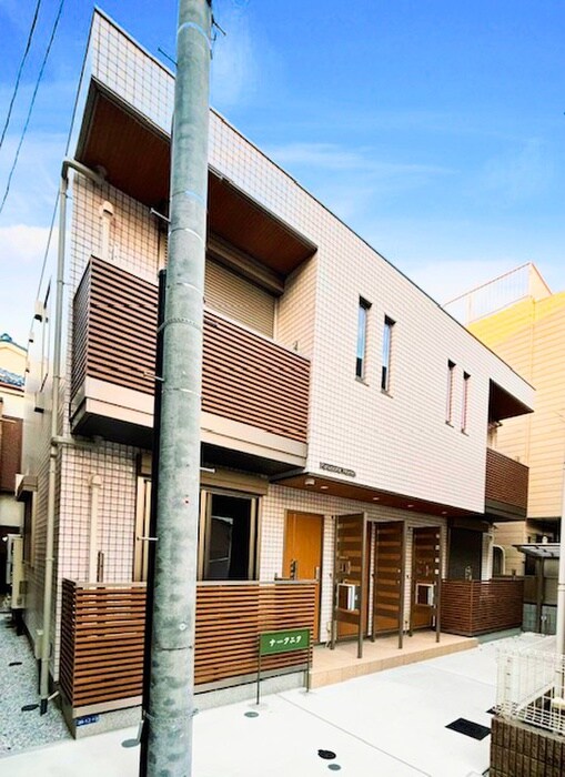 ナークニクの物件外観写真