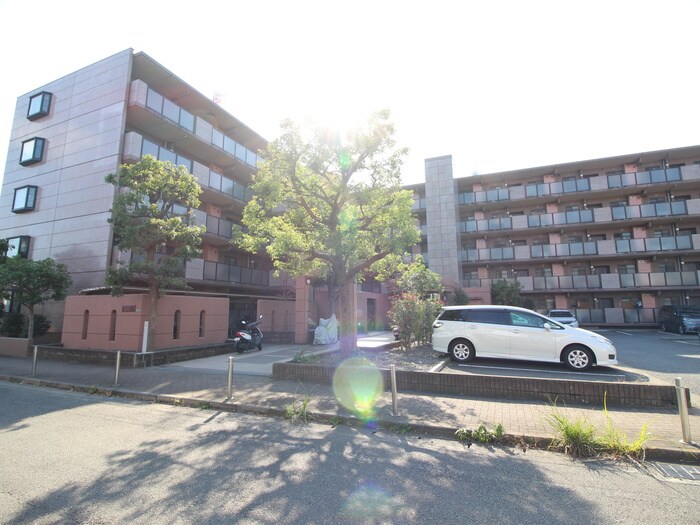 グランドルチェの物件外観写真