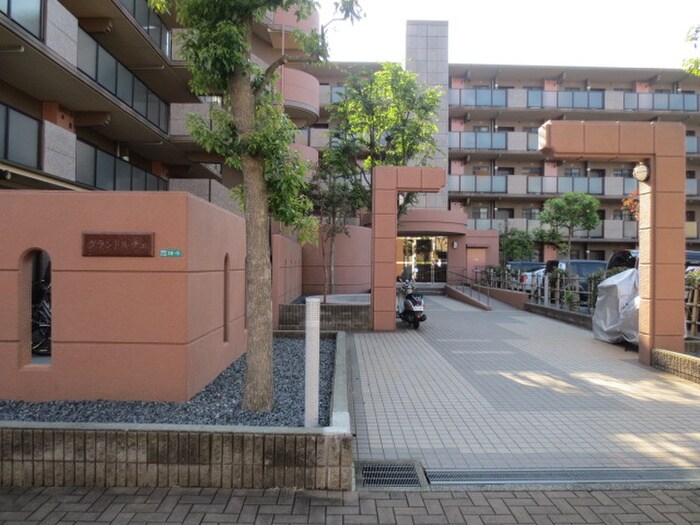 グランドルチェの物件外観写真