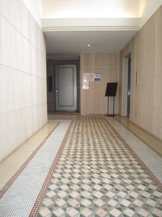 レジディア上目黒(304)の物件外観写真