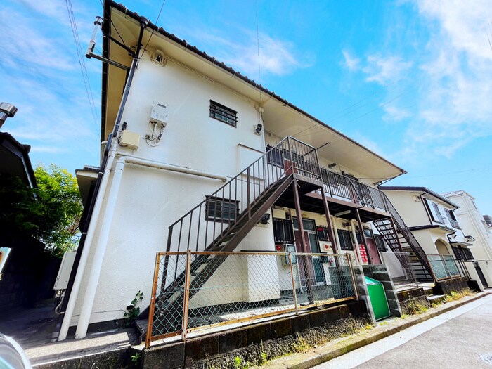 山百合荘の物件外観写真