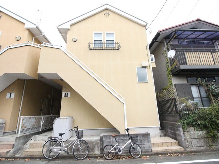 ロッシェル北里Ⅱの物件外観写真