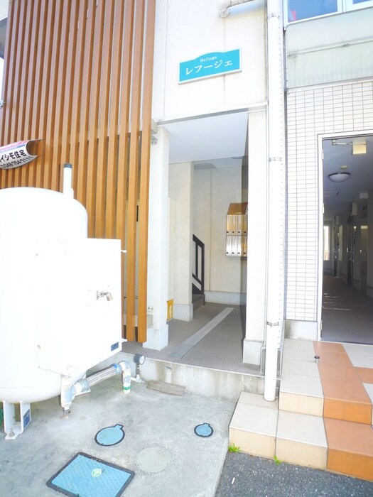 レフ－ジェの物件外観写真