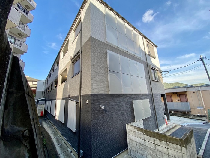 スピカハイツ弘明寺の物件外観写真