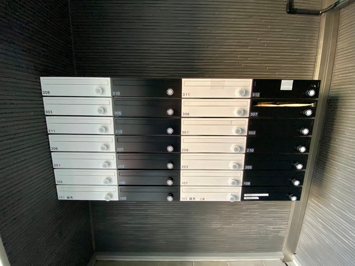 スピカハイツ弘明寺の物件外観写真