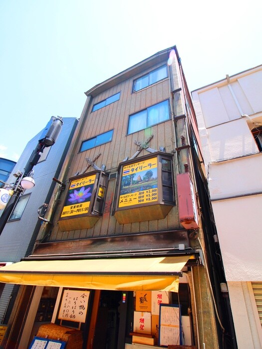 関萬ビルの物件外観写真