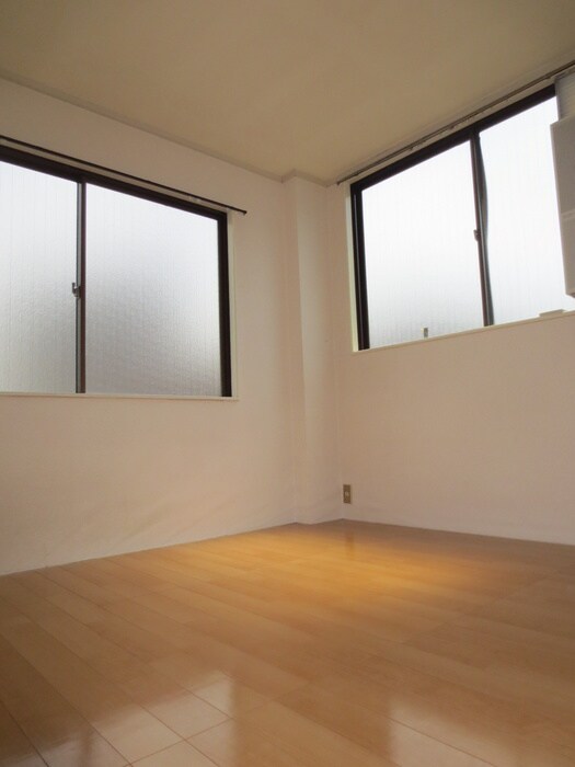 関萬ビルの物件内観写真