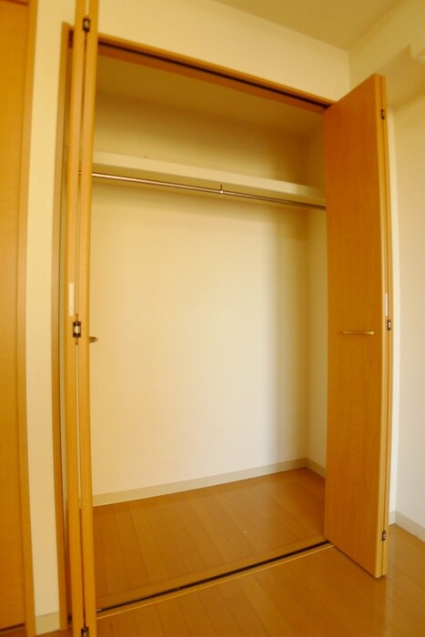 イ－ストシティタワ－ズの物件内観写真