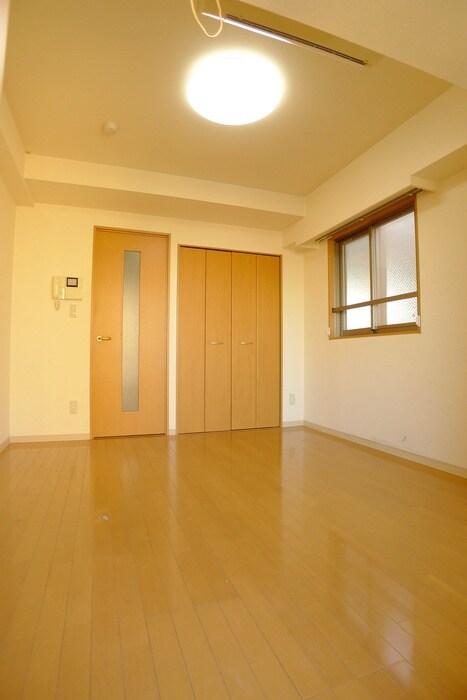 イ－ストシティタワ－ズの物件内観写真