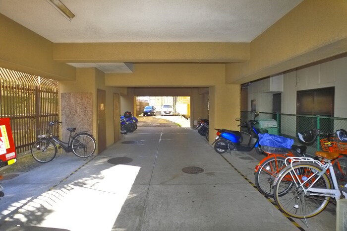 フラット７５の物件外観写真