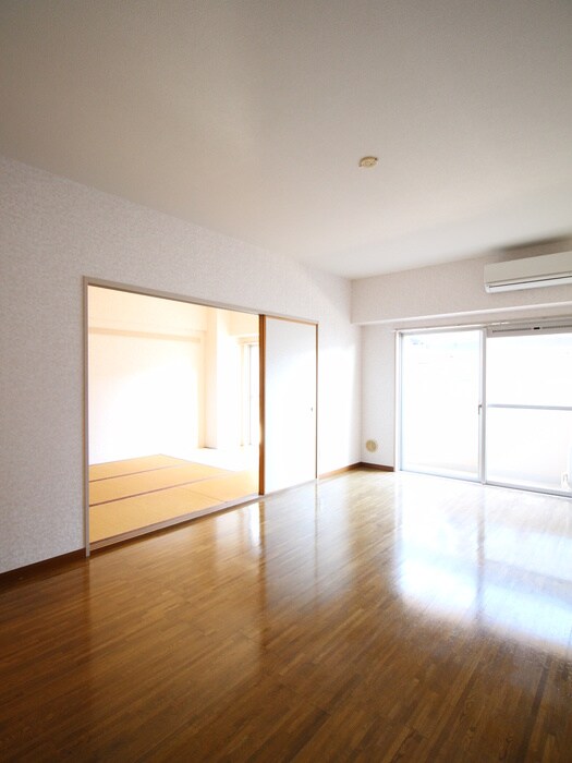 バ－ドタウン７番館の物件内観写真