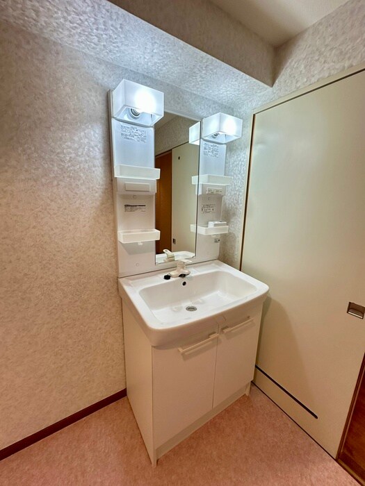 バ－ドタウン７番館の物件内観写真