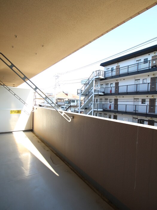 バ－ドタウン７番館の物件内観写真