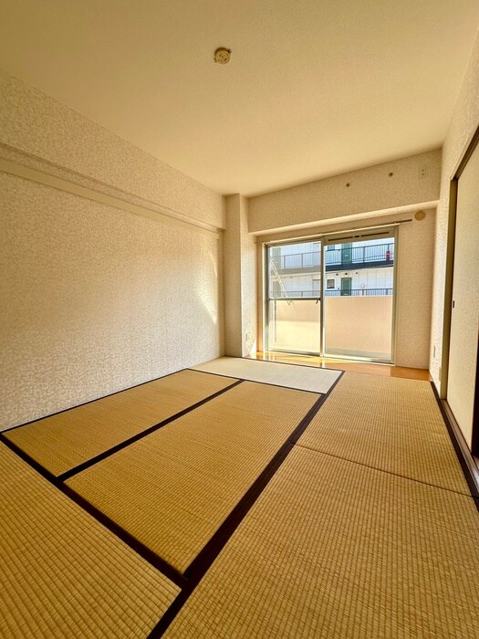 バ－ドタウン７番館の物件内観写真