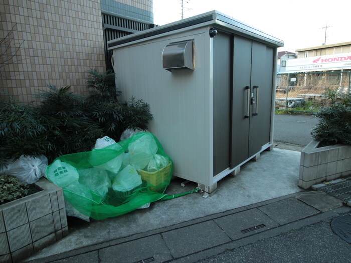 エマーレ北越谷の物件外観写真