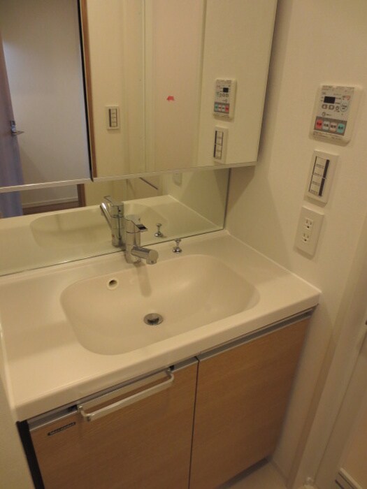 コンフォリア錦糸町の物件内観写真