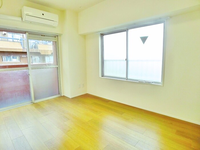 ﾗｲｵﾝｽﾞﾏﾝｼｮﾝ田端（４０３）の物件内観写真