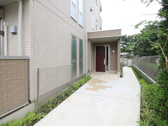 プラムスクエアの物件外観写真