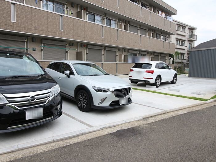 プラムスクエアの物件外観写真