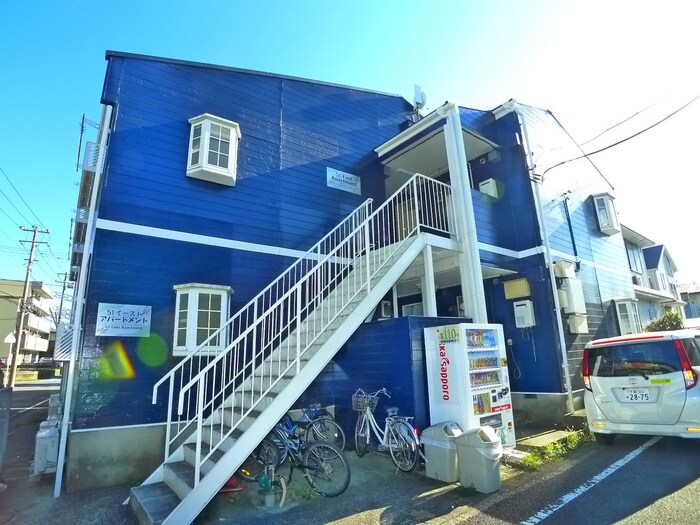 ５１イーストアパートメントの物件外観写真